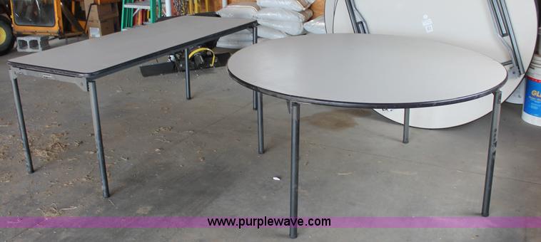 image for item L9949 (28) Samsonite folding tables