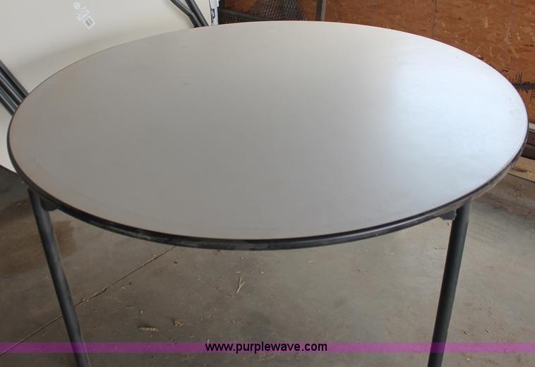 image for item L9949 (28) Samsonite folding tables