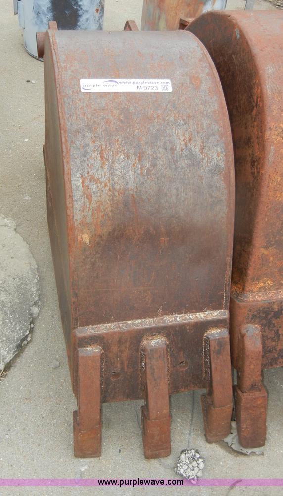image for item M9723 Backhoe bucket attachment