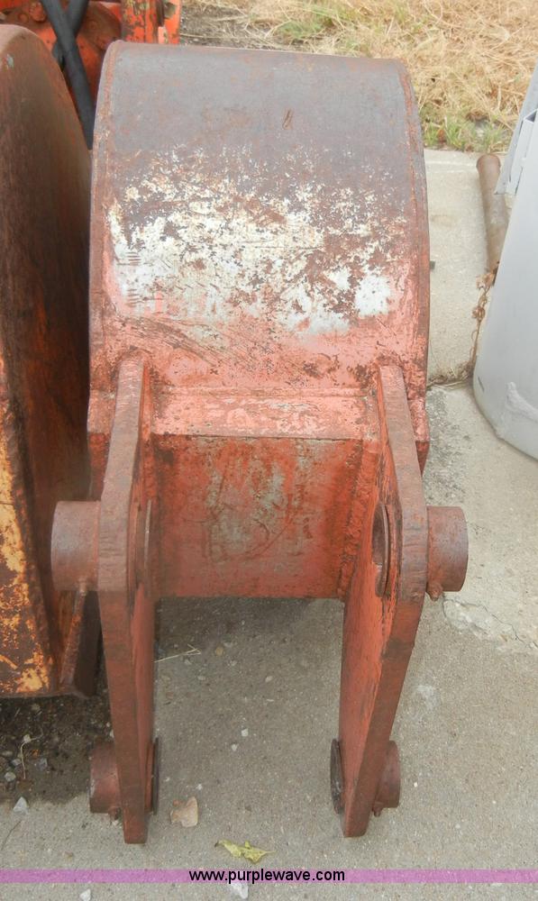 image for item M9723 Backhoe bucket attachment