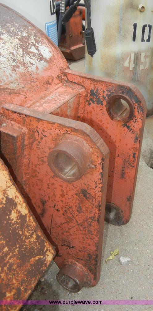 image for item M9723 Backhoe bucket attachment