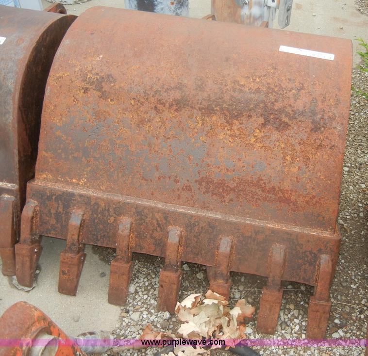 image for item M9724 Backhoe bucket attachment