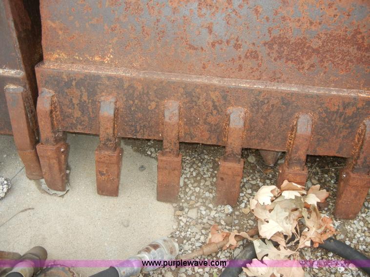 image for item M9724 Backhoe bucket attachment
