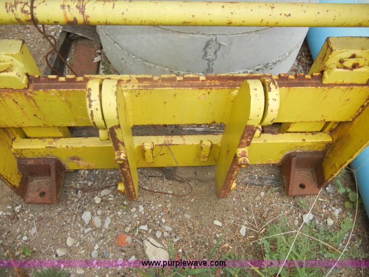 image for item M9726 Backhoe fork attachment