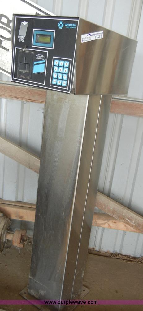 image for item M9729 Western Electronics Phoenix 8000 gas card reader