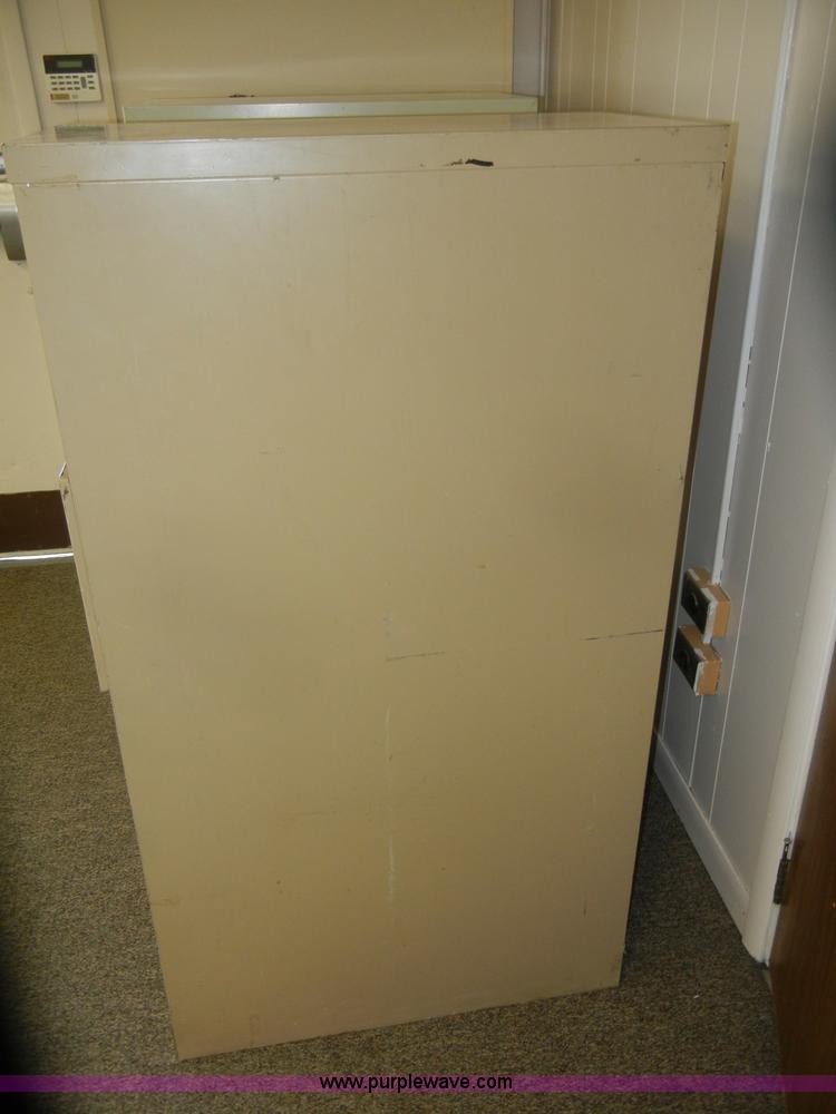 image for item N9669 (7) assorted filing cabinets