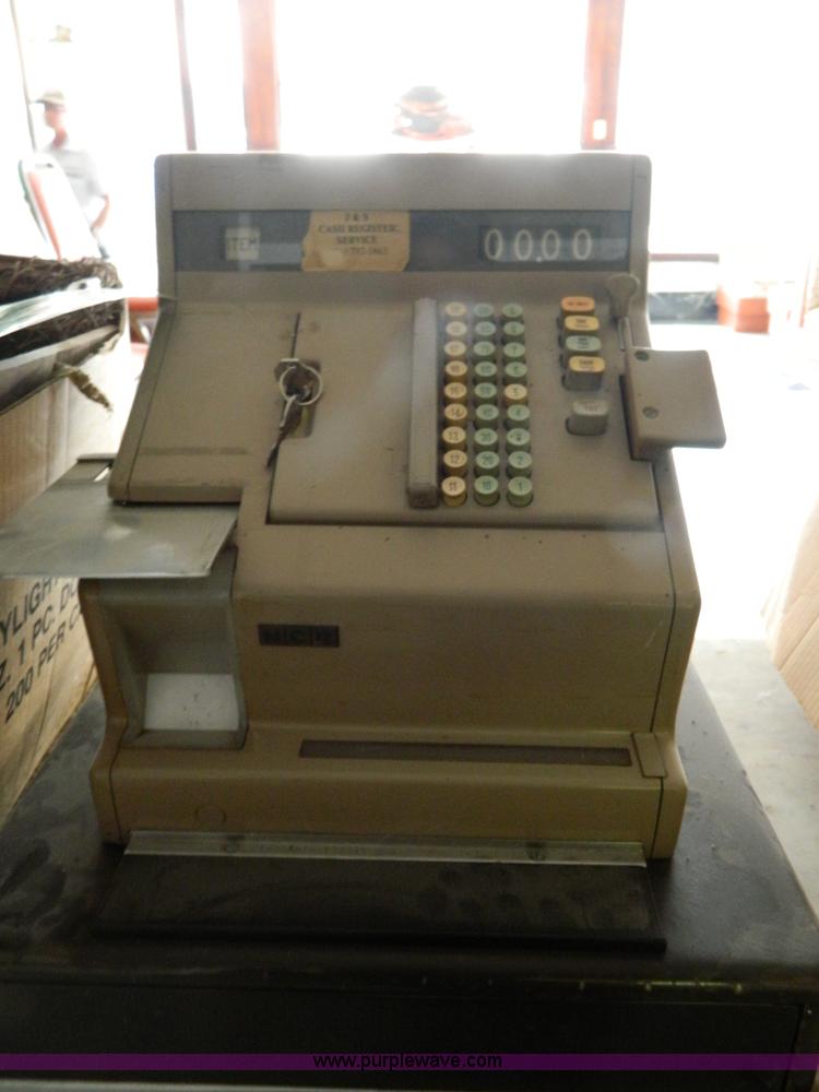 image for item T9379 Large assortment of serving dishes