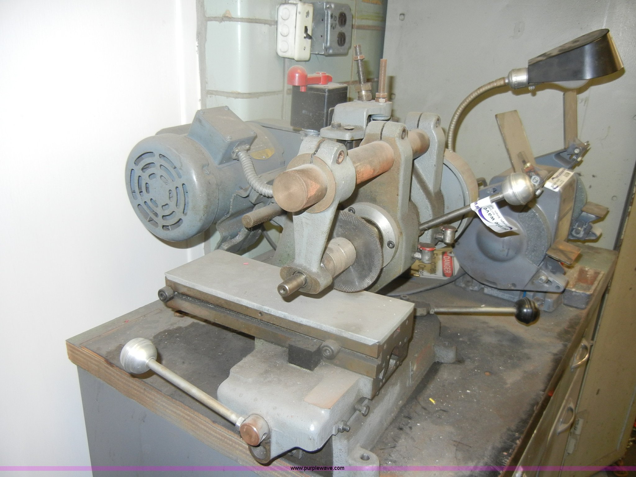 Barker PMO milling machine in Manhattan, KS | Item M9747 sold | Purple Wave