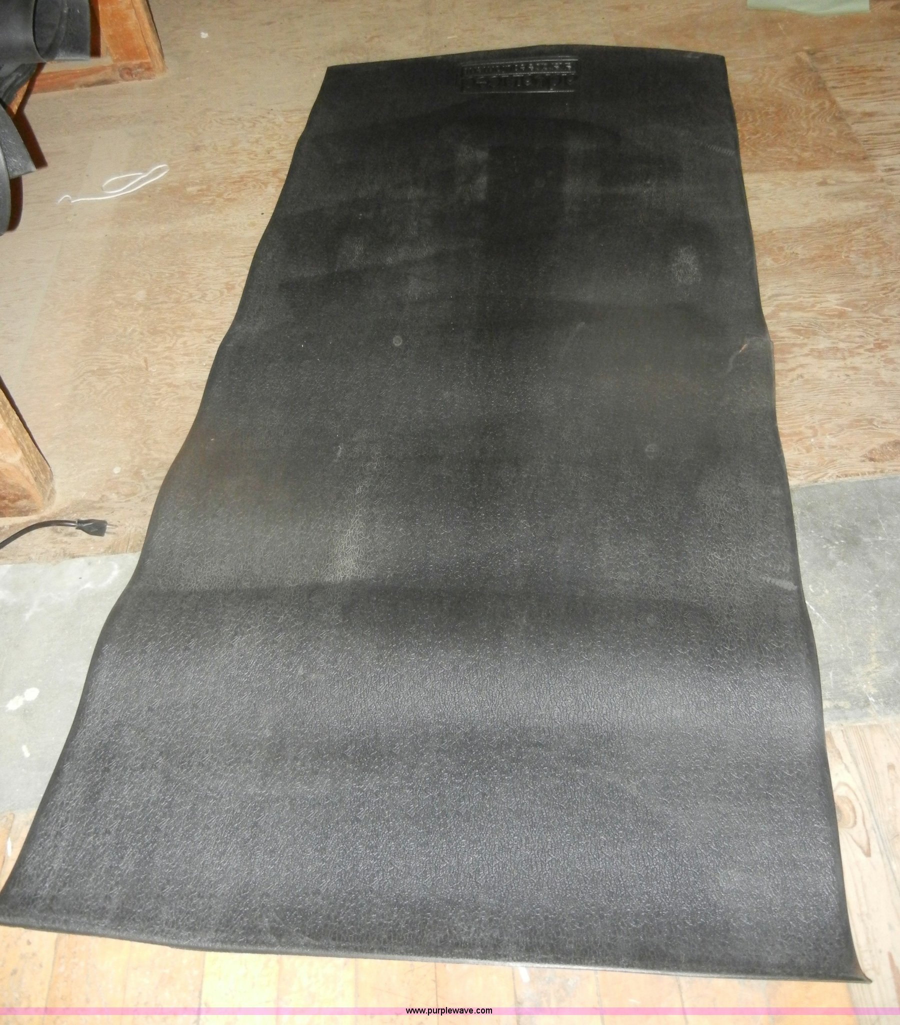 (24) weight room floor mats in Lawrence, KS Item N9736 sold Purple Wave
