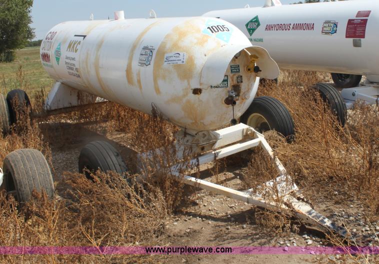 image for item A7371 1,000 gallon anhydrous ammonia tank