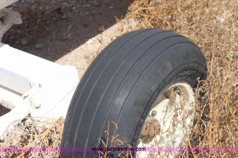 image for item A7371 1,000 gallon anhydrous ammonia tank