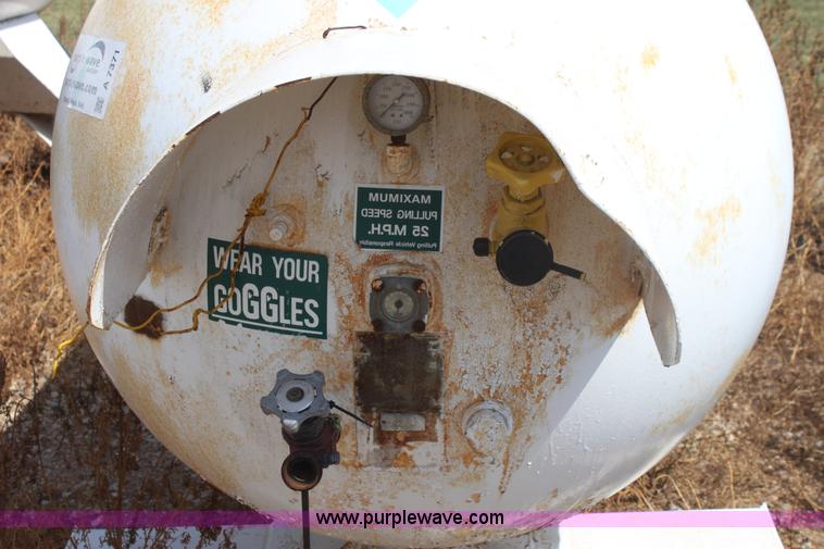 image for item A7371 1,000 gallon anhydrous ammonia tank