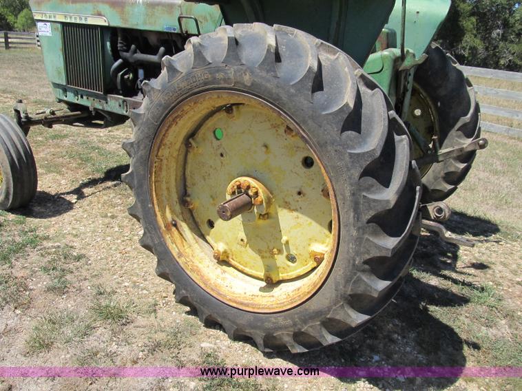 image for item B2832 1961 John Deere 3010 tractor