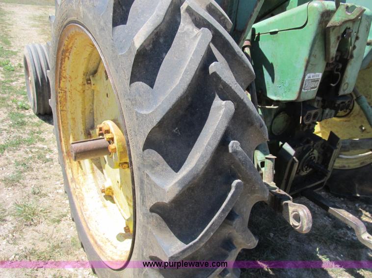 image for item B2832 1961 John Deere 3010 tractor