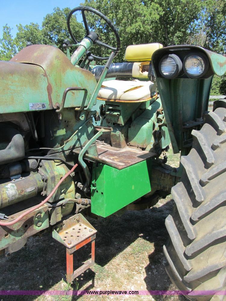 image for item B2832 1961 John Deere 3010 tractor