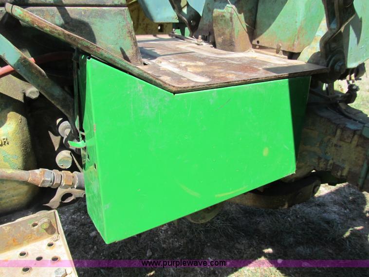 image for item B2832 1961 John Deere 3010 tractor