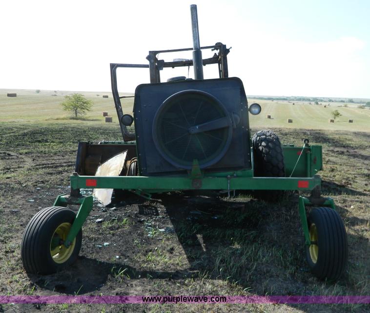 image for item B3852 John Deere 3830 swather
