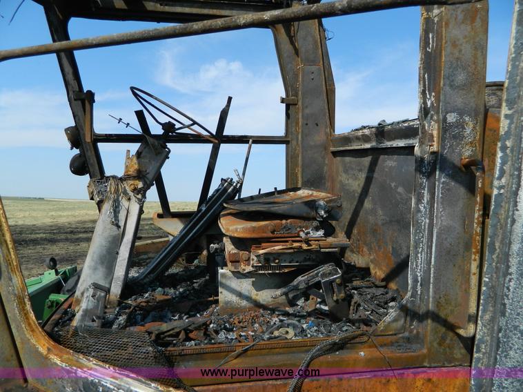 image for item B3852 John Deere 3830 swather