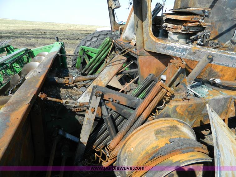 image for item B3852 John Deere 3830 swather