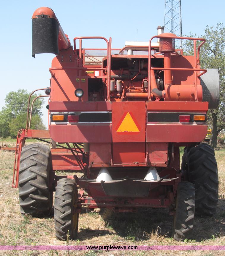 image for item B5208 1980 International 1460 Axial-Flo combine