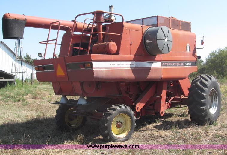 image for item B5208 1980 International 1460 Axial-Flo combine
