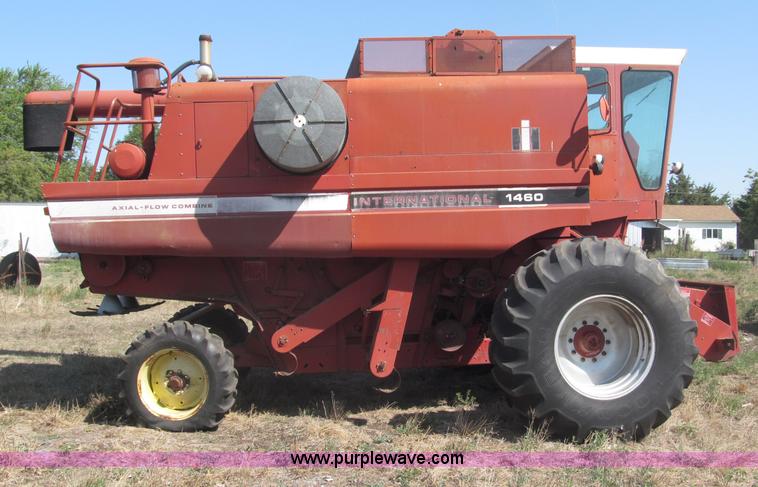 image for item B5208 1980 International 1460 Axial-Flo combine