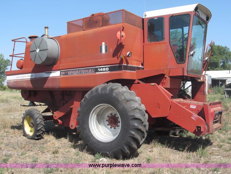 image for item B5208 1980 International 1460 Axial-Flo combine