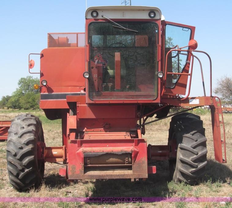 image for item B5208 1980 International 1460 Axial-Flo combine