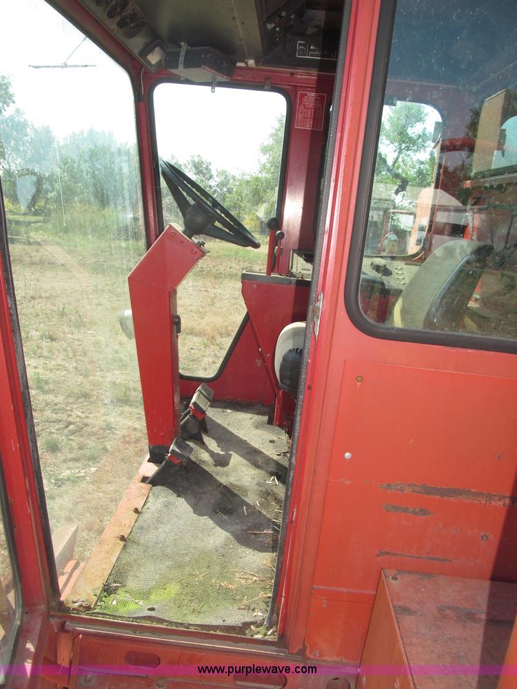 image for item B5208 1980 International 1460 Axial-Flo combine