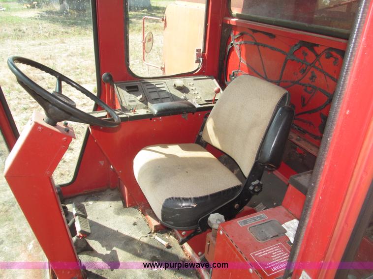 image for item B5208 1980 International 1460 Axial-Flo combine