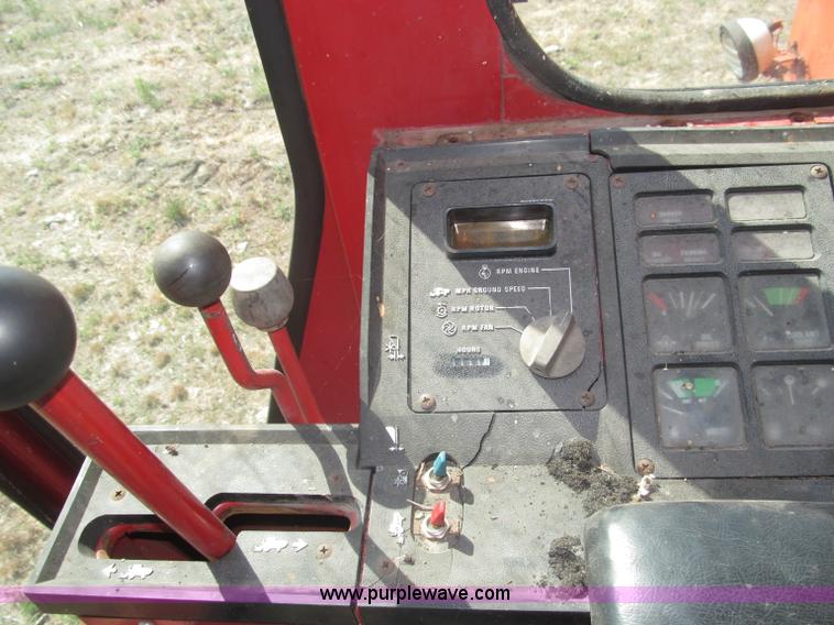 image for item B5208 1980 International 1460 Axial-Flo combine