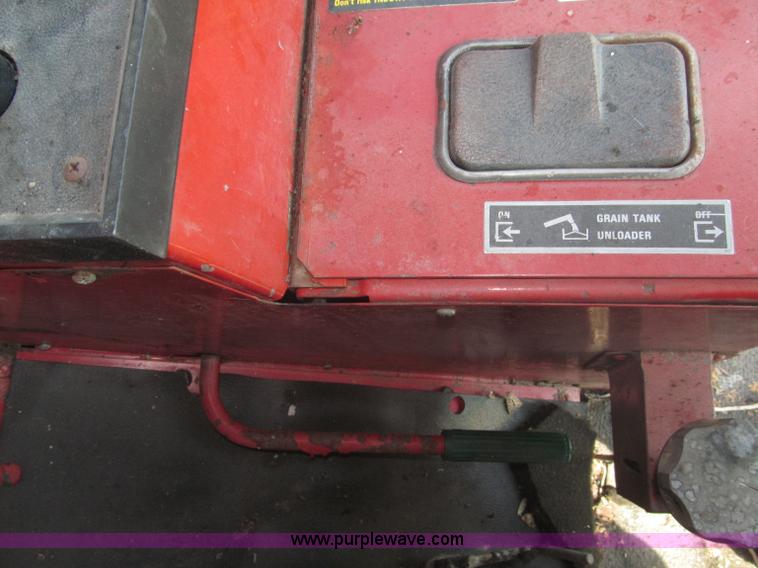 image for item B5208 1980 International 1460 Axial-Flo combine