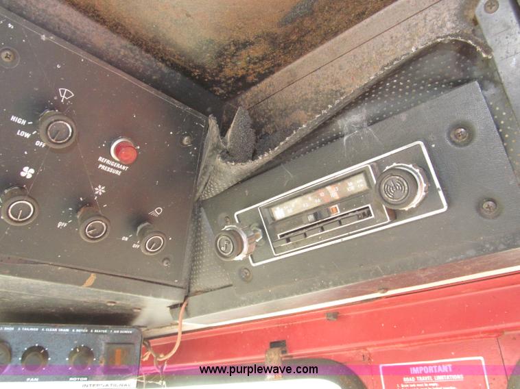 image for item B5208 1980 International 1460 Axial-Flo combine