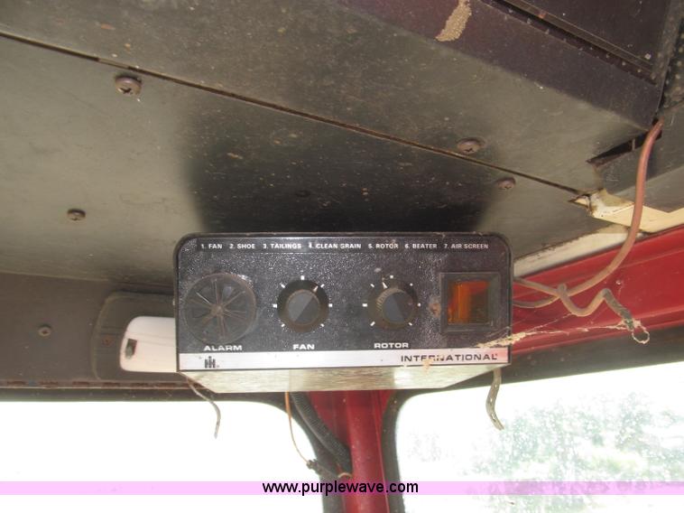 image for item B5208 1980 International 1460 Axial-Flo combine