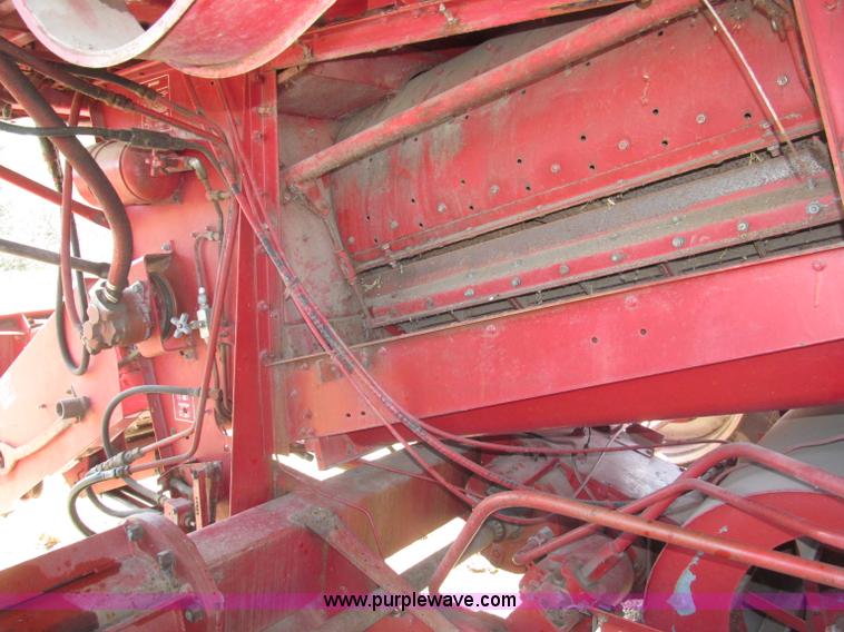 image for item B5208 1980 International 1460 Axial-Flo combine