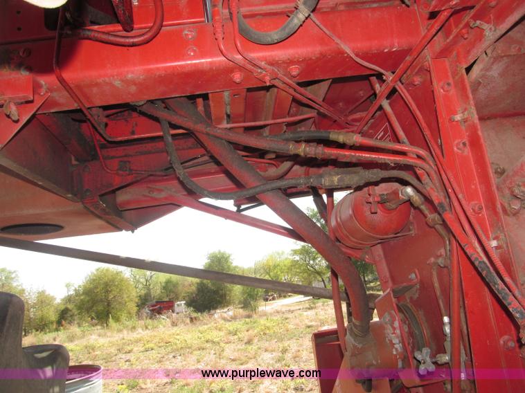 image for item B5208 1980 International 1460 Axial-Flo combine