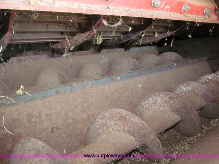 image for item B5208 1980 International 1460 Axial-Flo combine