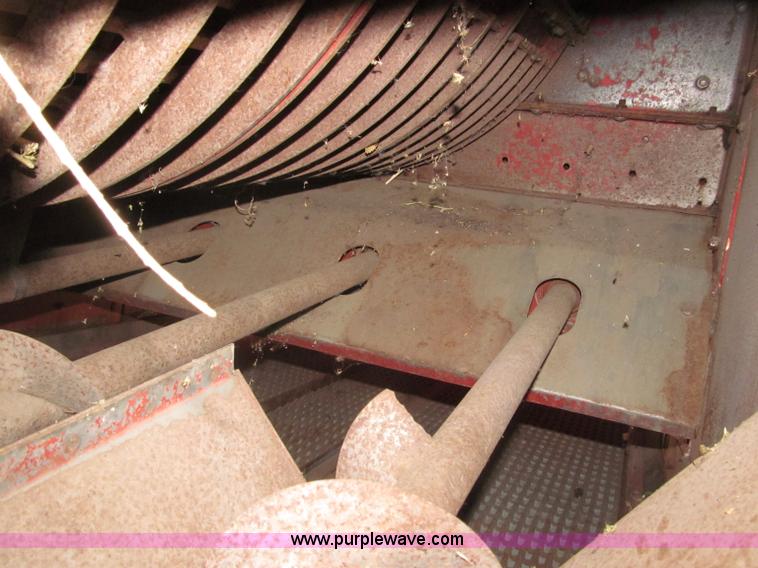 image for item B5208 1980 International 1460 Axial-Flo combine