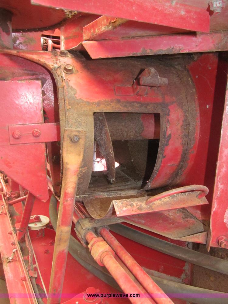 image for item B5208 1980 International 1460 Axial-Flo combine