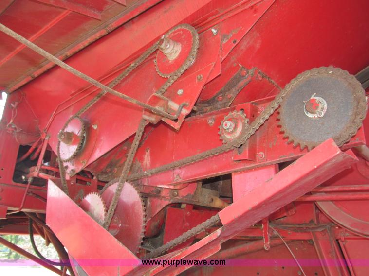 image for item B5208 1980 International 1460 Axial-Flo combine