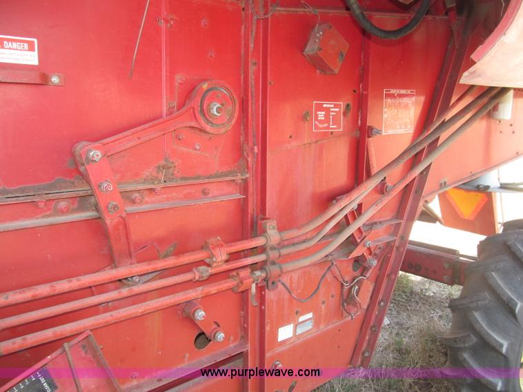 image for item B5208 1980 International 1460 Axial-Flo combine