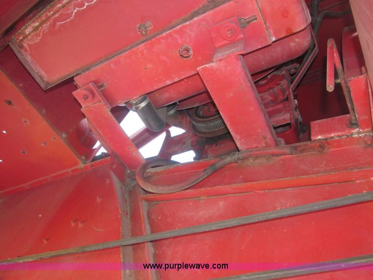 image for item B5208 1980 International 1460 Axial-Flo combine