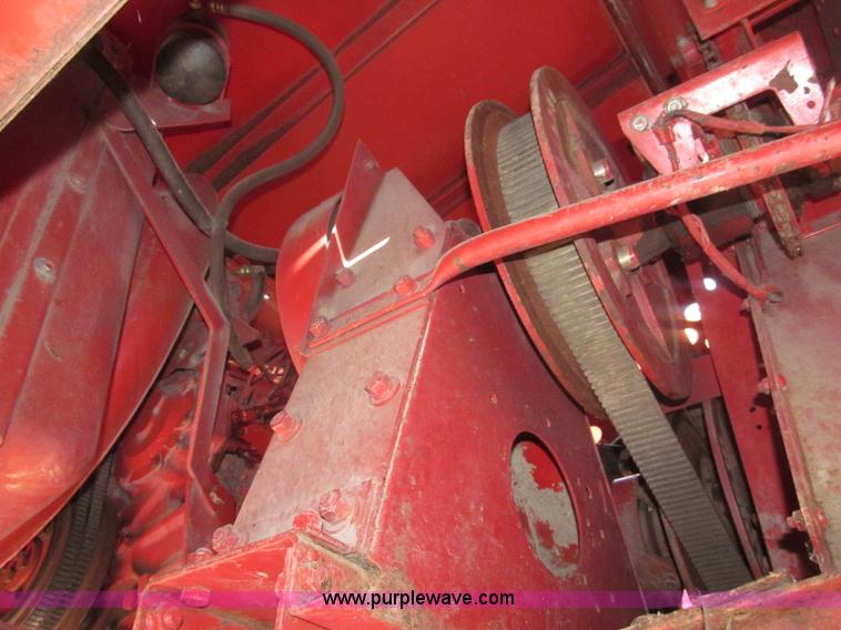 image for item B5208 1980 International 1460 Axial-Flo combine