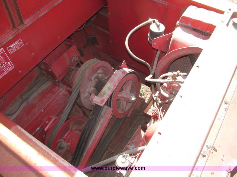 image for item B5208 1980 International 1460 Axial-Flo combine