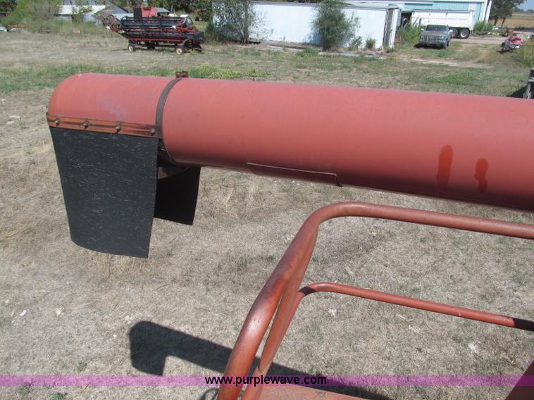 image for item B5208 1980 International 1460 Axial-Flo combine