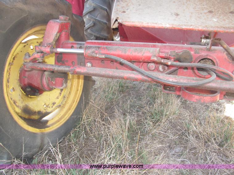 image for item B5208 1980 International 1460 Axial-Flo combine