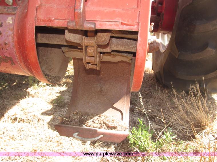 image for item B5208 1980 International 1460 Axial-Flo combine