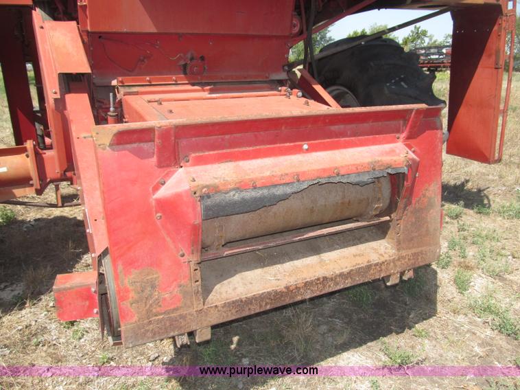 image for item B5208 1980 International 1460 Axial-Flo combine