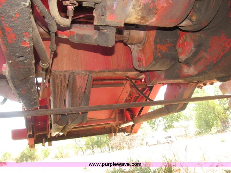 image for item B5208 1980 International 1460 Axial-Flo combine