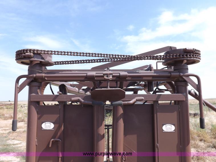 image for item B7477 Blattner cattle squeeze chute